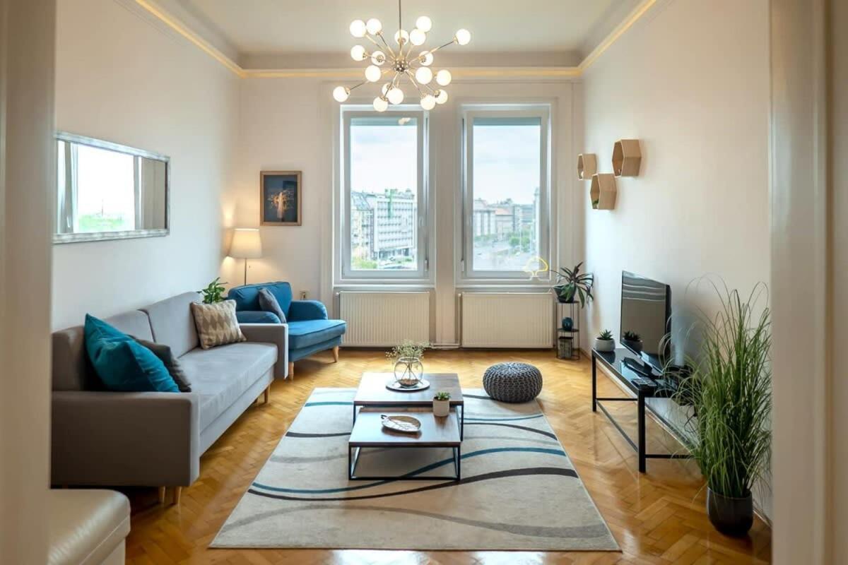 Chic Central Flat With River View Budapest Eksteriør bilde