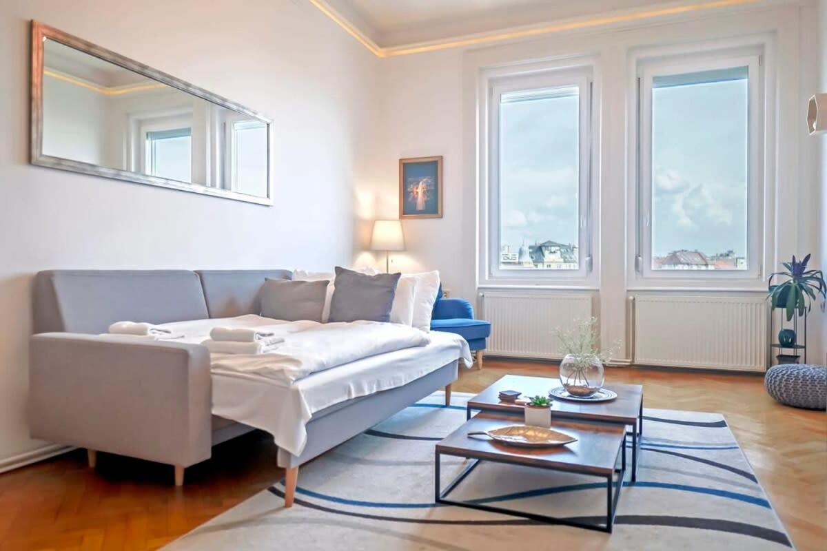 Chic Central Flat With River View Budapest Eksteriør bilde